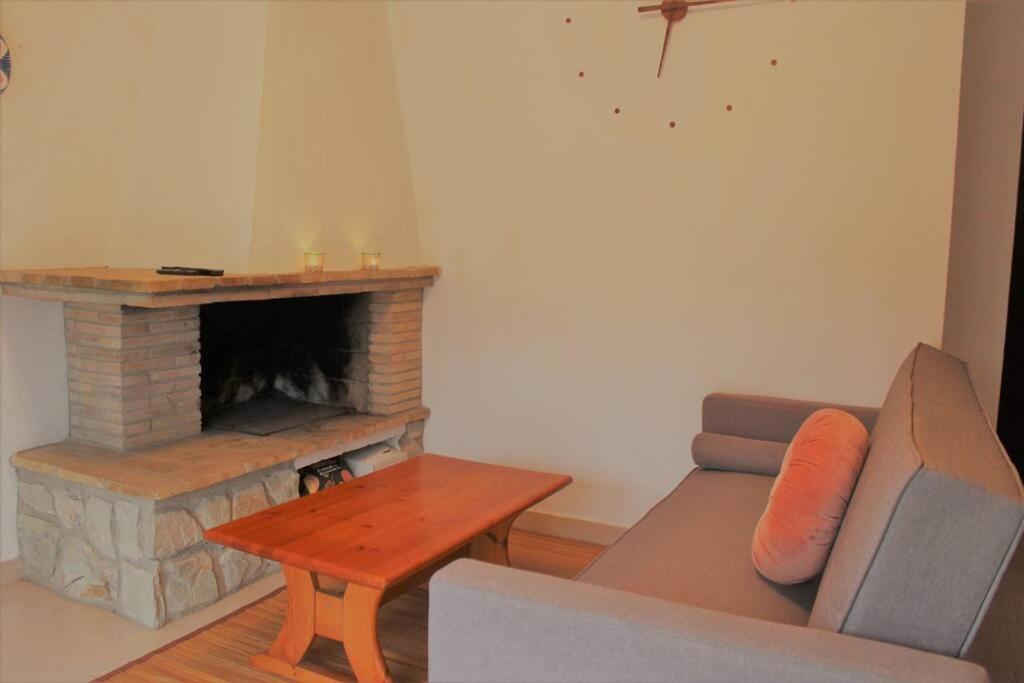 Apartament amb terrassa i parking Llanca Bagian luar foto